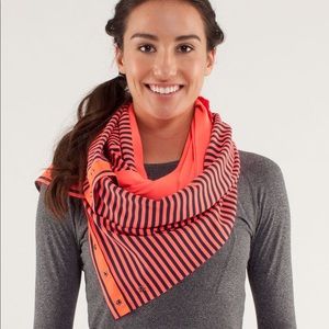 Lululemon Vinyasa Scarf Orange & Black